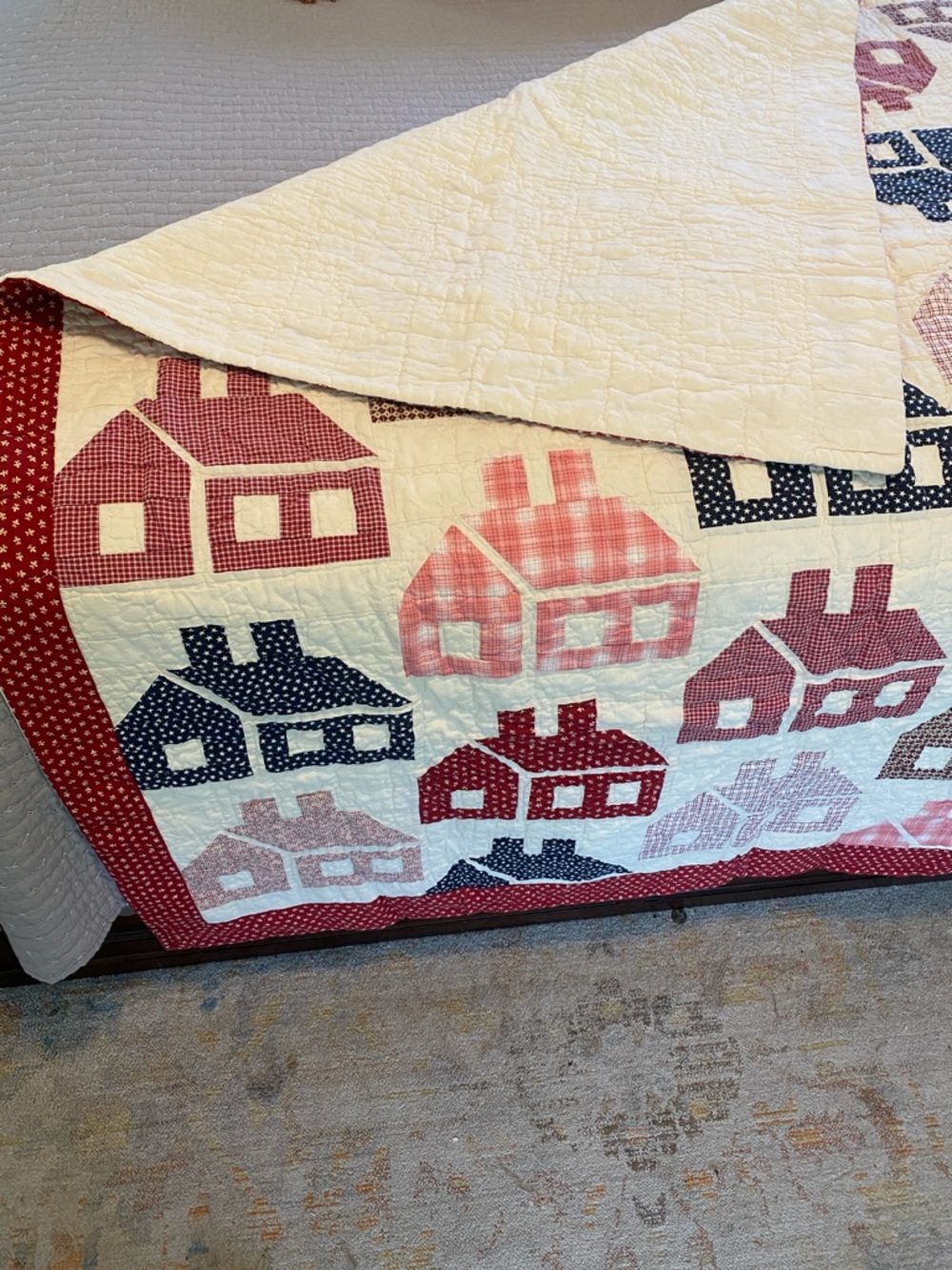 Patchwork House Quilted Throw -Red, Navy, Pink, Brown, Cream - Picture 2 of 2